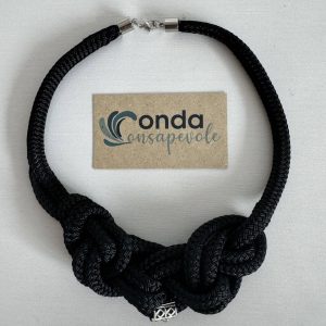 Collana nera e acciaio