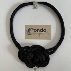 Collana nera e acciaio