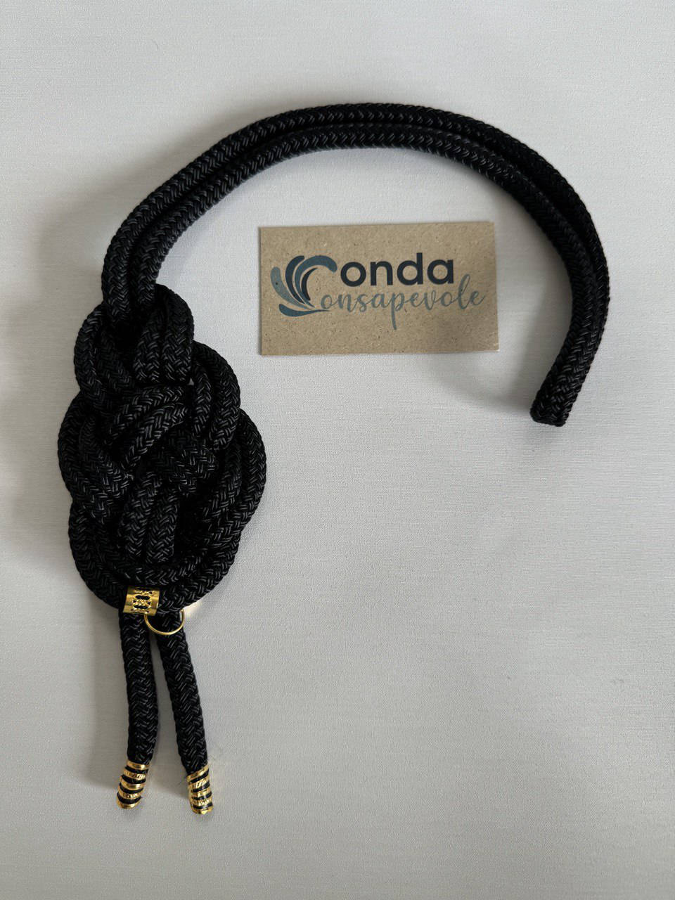 Collana nera e oro