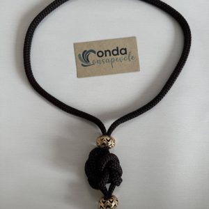 Collana nera e oro