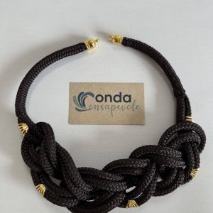 Collana nera e oro